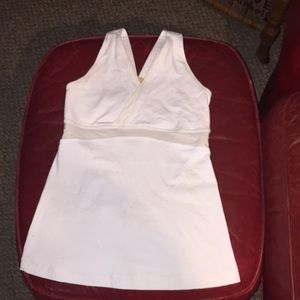 Lululemon exercise top size 4